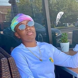 Meet your Posher, Vanessa